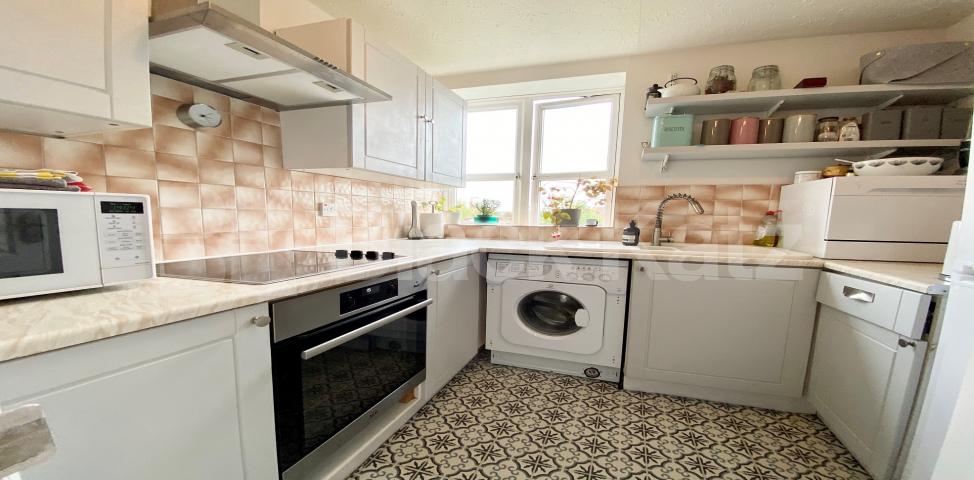 			1 Bedroom, 1 bath, 1 reception Apartment			 Avonley Road, New Cross